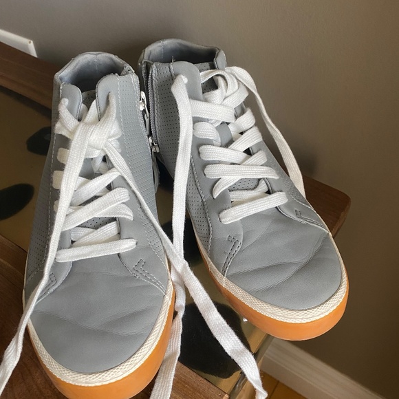 Target brand grey sneakers women's size 7 - Picture 4 of 10